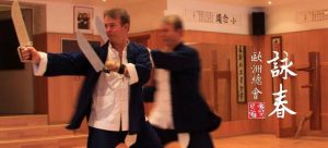 Philipp Bayer con i coltelli